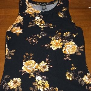 Rue 21 size M tank top